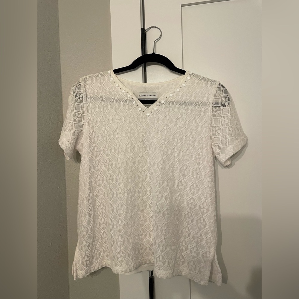 Alfred Dunner White textured Short Sleeve Top with embellished neck -PS